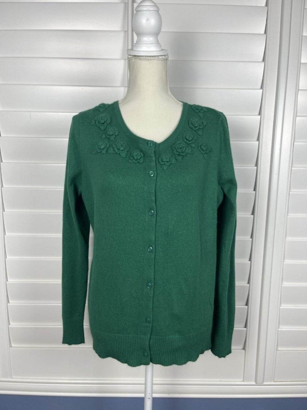 L.L.Bean Women’s M Green Angora Blend Floral Applique Button Cardigan Minimalist